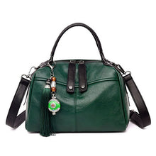 Load image into Gallery viewer, Retro Tassel Pendant Leather Women Shoulder Bag